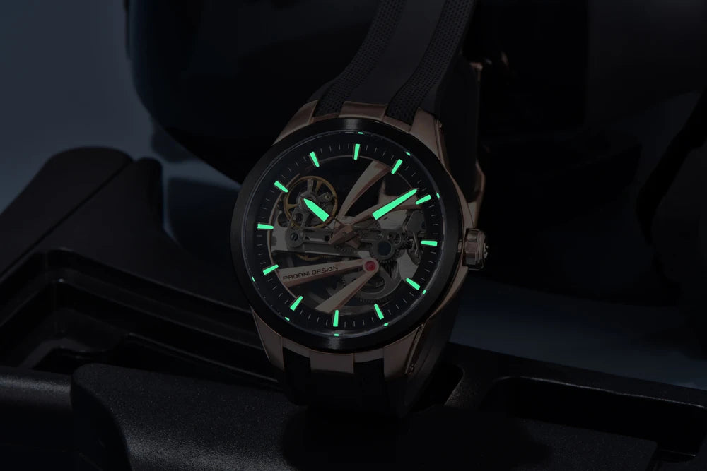 Ceas pentru bărbați PAGANI DESIGN – Model mecanic automat de lux, de tip „schelet” (cu mecanism expus), dotat cu un tourbillon, sticlă de safir cu tratament antireflex, rezistent la apă și luminescent.