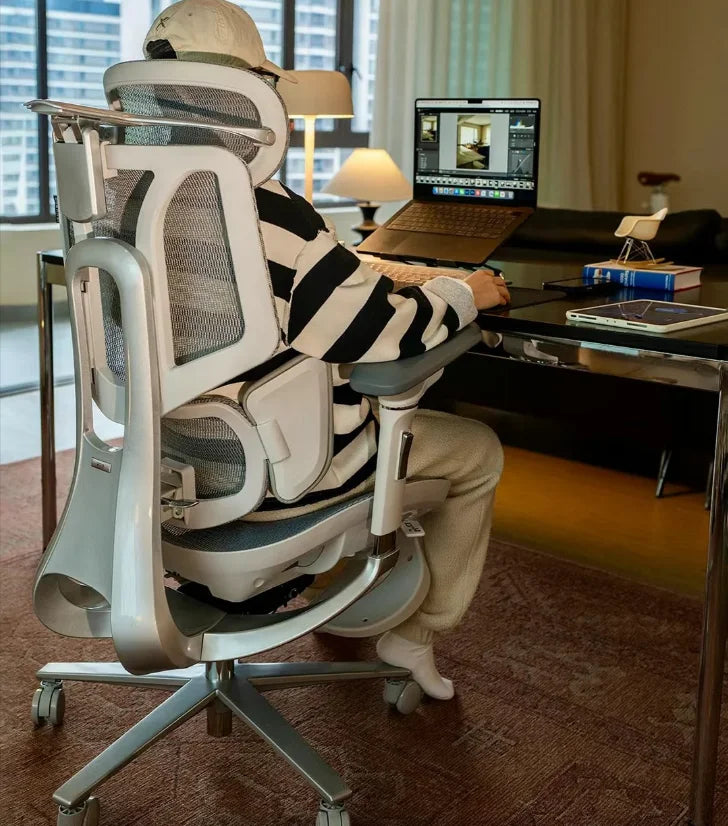 Smart Ergonomic Office Chair Fully Automated Lumbar Tracking 4D Headrest 720° Adjustable Armrests Mesh Swivel Chair Stylish