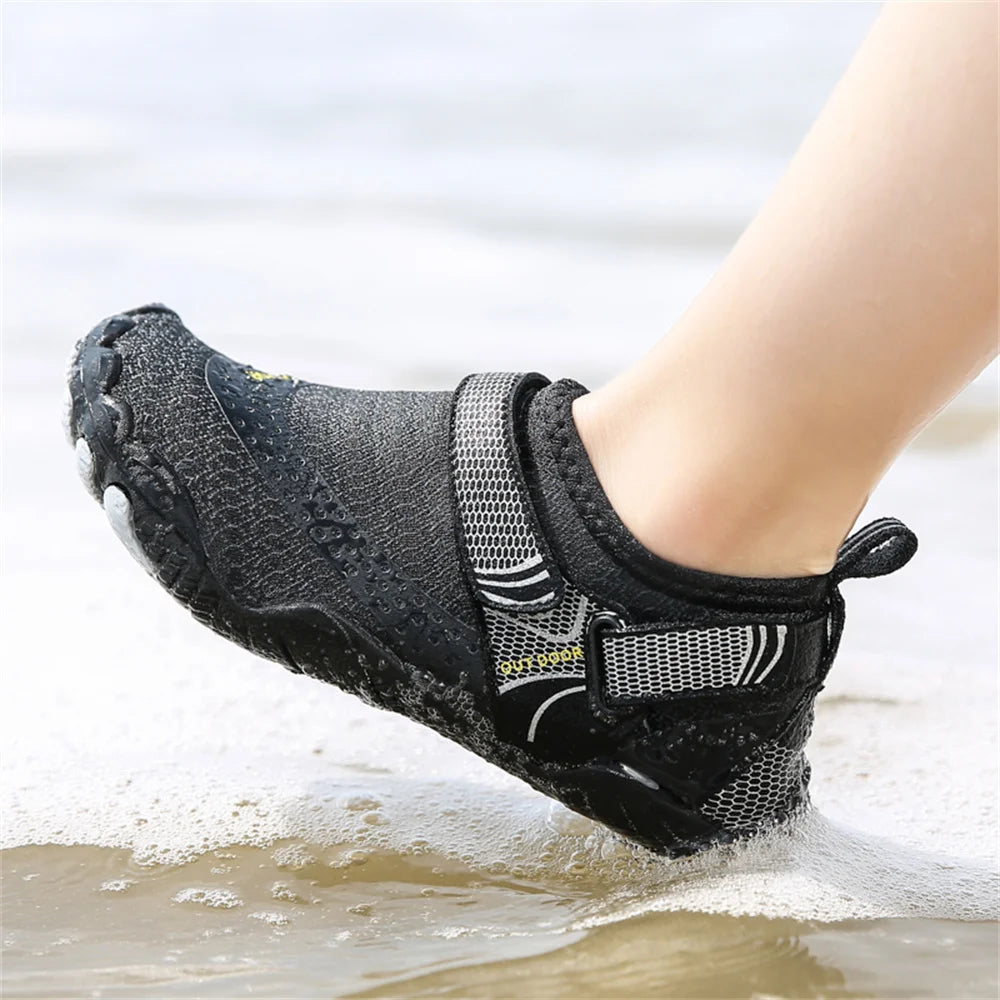Kids Aqua Shoes Summer Beach Five Fingers Barefoot Water Shoes Swimming Lightweight Non-slip Seaside River Children Sneakers