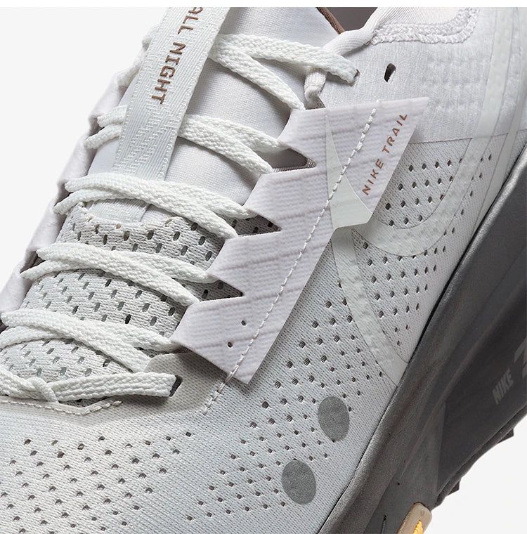Nike originalni Zegama Trail 2 moški dihalni tekaški čevlji IB7669-001