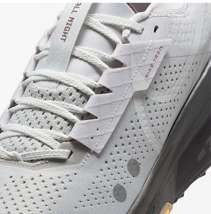 Nike originalni Zegama Trail 2 moški dihalni tekaški čevlji IB7669-001