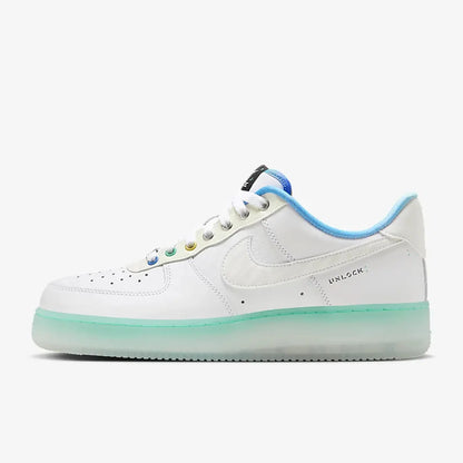 Nike uradni originalni moški športni čevlji Air Force 1 '07 PRM za prosti čas FJ7066-114