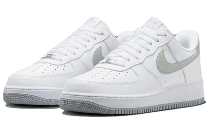 Nike Air Force 1 '07 Bianco Grigio Fumo Chiaro Scarpe da skate casual comode con ammortizzazione AF1 basse da uomo Streetwear FJ4146-100