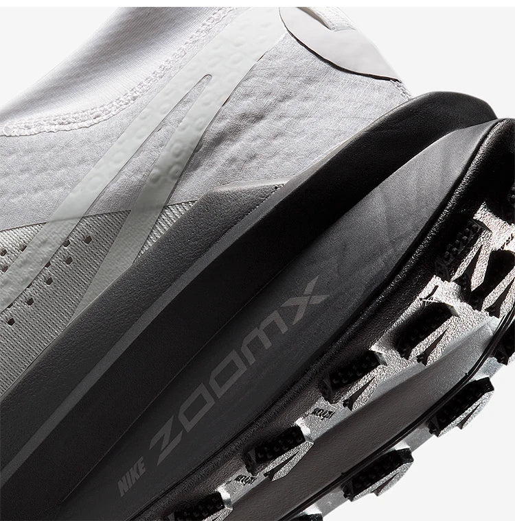 Nike originalni Zegama Trail 2 moški dihalni tekaški čevlji IB7669-001