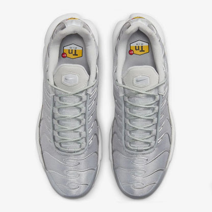 Uradni avtentični moški tekaški copati Nike AIR MAX PLUS z oblazinjenjem FJ1012-095