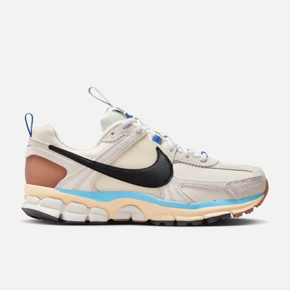 Nike uradni originalni ženski retro tekaški copati Zoom Vomero 5 z zračnim podplatom HF4524-111
