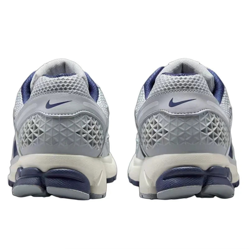 Nike Zoom Vomero 5 Sapatilhas rasas casuais confortáveis, respiráveis, para deslocações e corrida, modelo unissexo FB9149-003