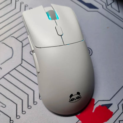 Mouse wireless Metaphyuni Metapanda P1 Pro Max Paw3395L, latență redusă, ușor, pentru e-sports și gaming, ergonomic, cadou pentru gamer PC
