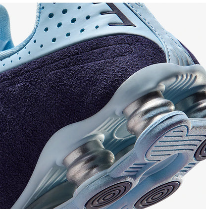 Nike Authentic W SHOX R4 ženski retro tekaški copati z oblazinjenjem HQ7739-500