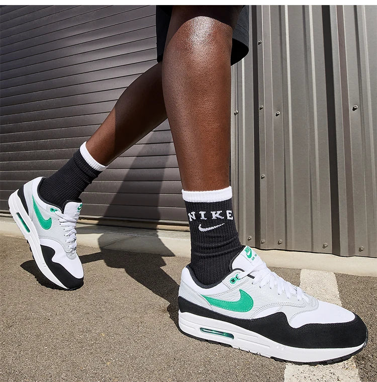 Nike originalni Air Max 1 moški klasični trpežni športni tekaški čevlji FN6952-100
