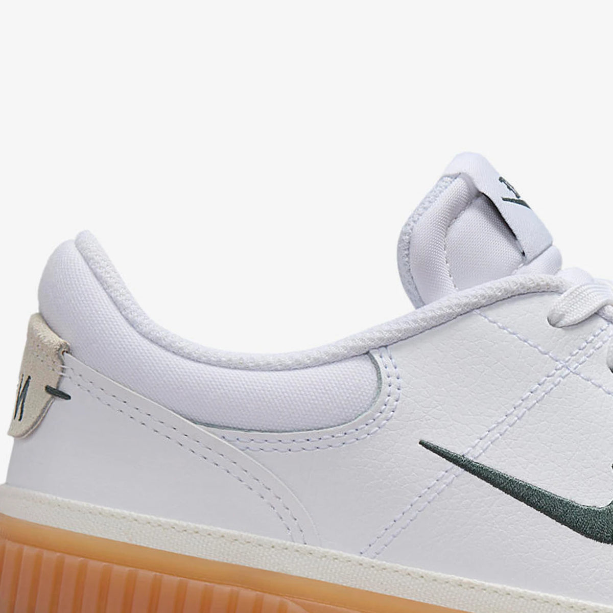 Официални леки дамски маратонки Nike Court Legacy FV5526-100