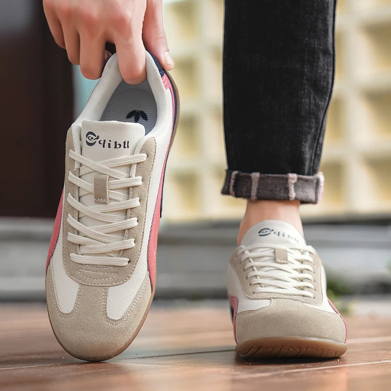 Priljubljeni jesenski lahki modni moški športni čevlji, odporni proti vonju, nizki športni čevlji, mehki retro čevlji za hojo na prostem