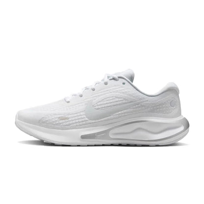 Tekaske copate Nike Journey Run Udobna blaženje, protizdrsne in trpežne Idealne za vsakodnevni trening IM3374-001