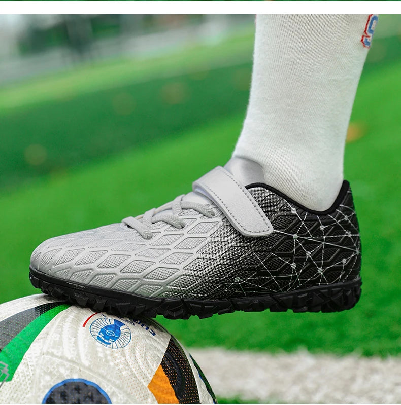 Vyriški futbolo bateliai, mergaičių futbolo bateliai su spygliais, lauko rungtynėms ir treniruotėms skirti sportiniai futbolo bateliai su ilgais spygliais, patogūs, kvėpuojantys, berniukams, neslystantys