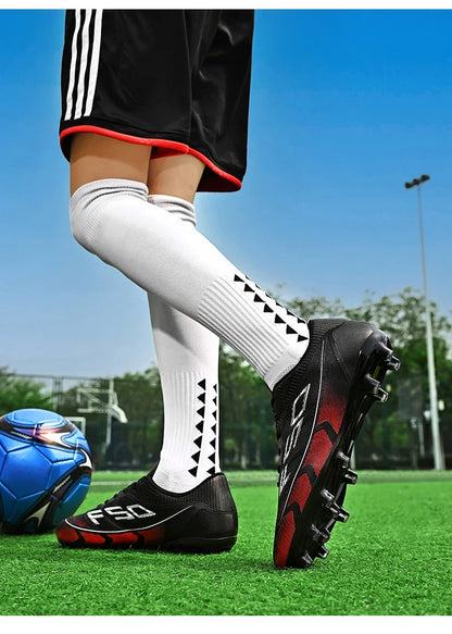 Nouvelles chaussures de football pour hommes, chaussures de sport respirantes, antidérapantes, de haute qualité, pour matchs en plein air, chaussures de football de salle, haute tige, ultralégères