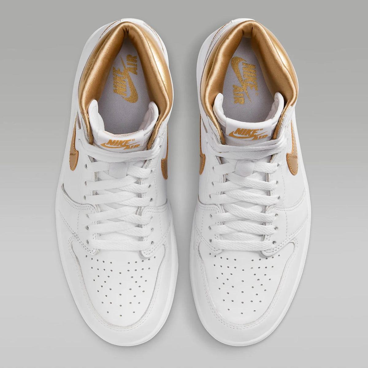 Sneakers da donna Nike Authentic Jordan 1 Retro HI OG Replica FD2596-107