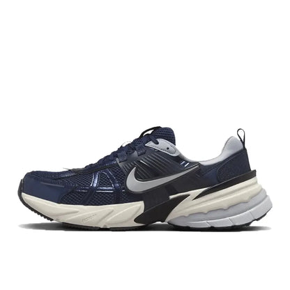 Tekaske copate Nike V2K Run Retro Udobna blaženje in trpežna konstrukcija Unisex vsakdanji casual stil FD0736-003
