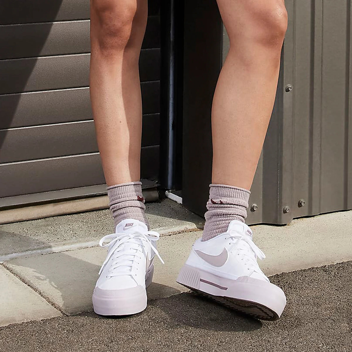 Nike originalne nove ženske trpežne superge z debelim podplatom in nizkim zgornjim delom za prosti čas DM7590-105