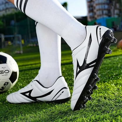 Nouvelles chaussures de football pour hommes, chaussures de football d'intérieur pour adultes, crampons de football antidérapants, crampons de sport ultralégers, crampons de futsal, entraînement sur gazon, confortables.