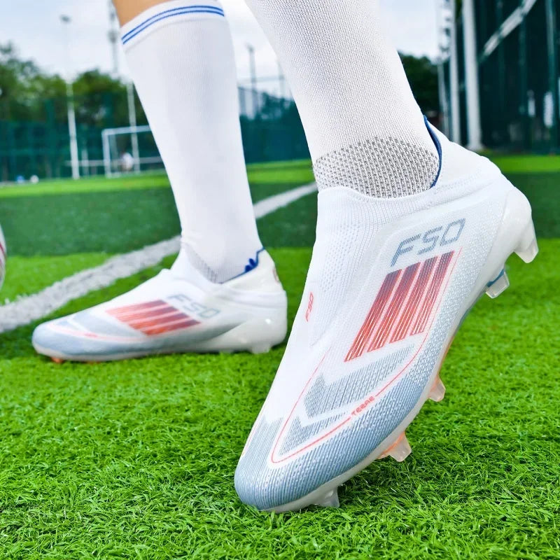 Nouvelles chaussures de football pour hommes, bottes de football confortables pour l'entraînement et les matchs en extérieur, crampons antidérapants et respirants, pour garçons et adultes, à longues pointes.