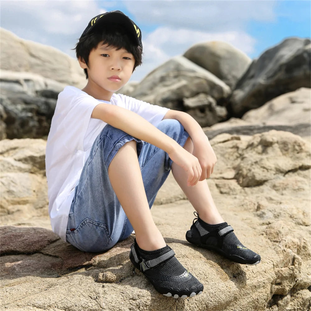 Kids Aqua Shoes Summer Beach Five Fingers Barefoot Water Shoes Swimming Lightweight Non-slip Seaside River Children Sneakers