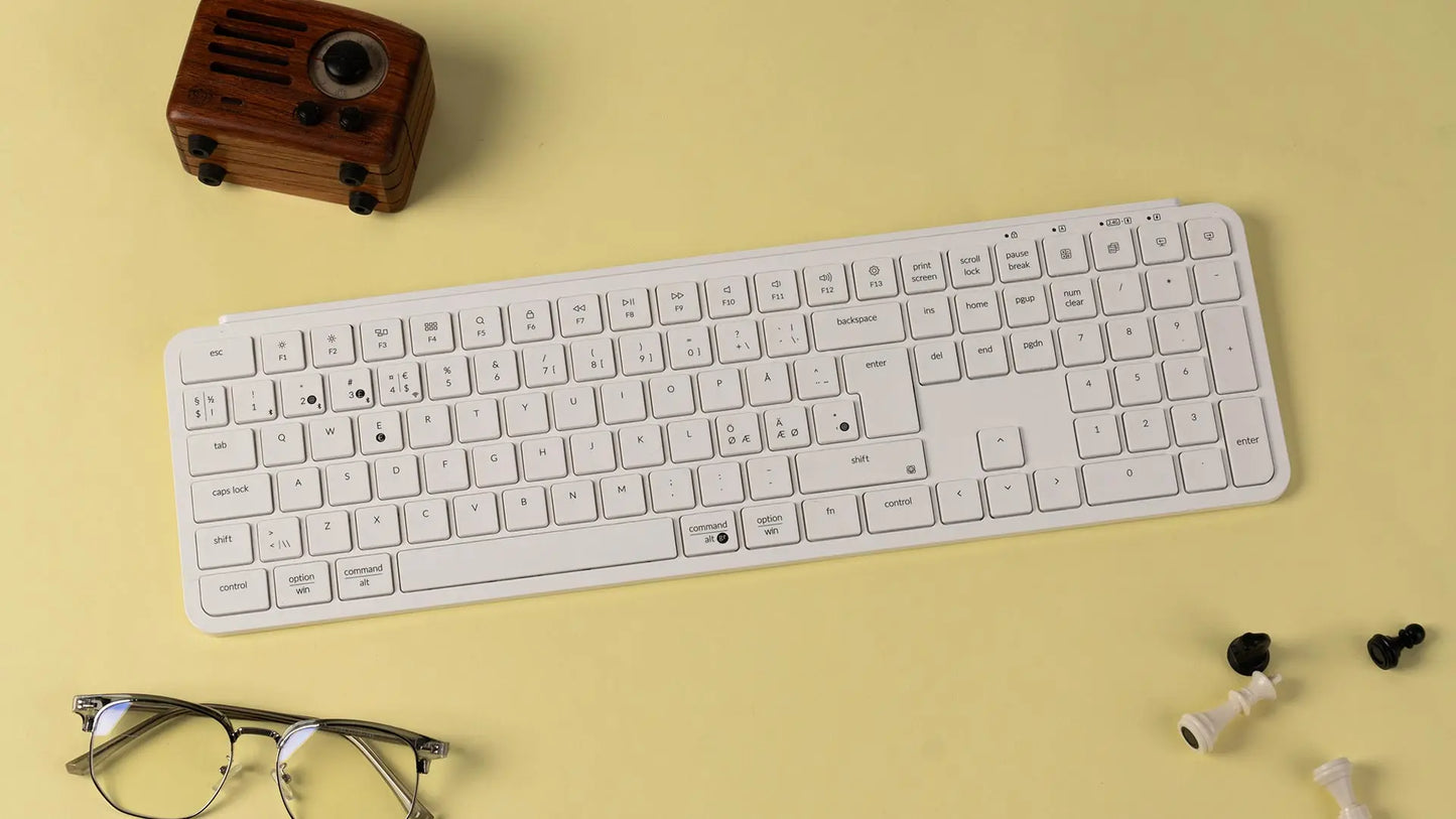 Teclado inalámbrico ultrafino Keychron B6 Pro con distribución ISO, tamaño completo, portátil y ligero, conexiones 2.4GHz y Bluetooth
