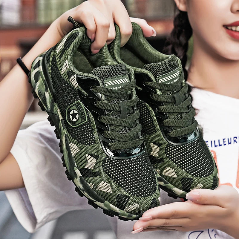 Men's camouflage breathable sports shoes are comfortable and non slip soft soled shoes suitable for men's outdoor activities
