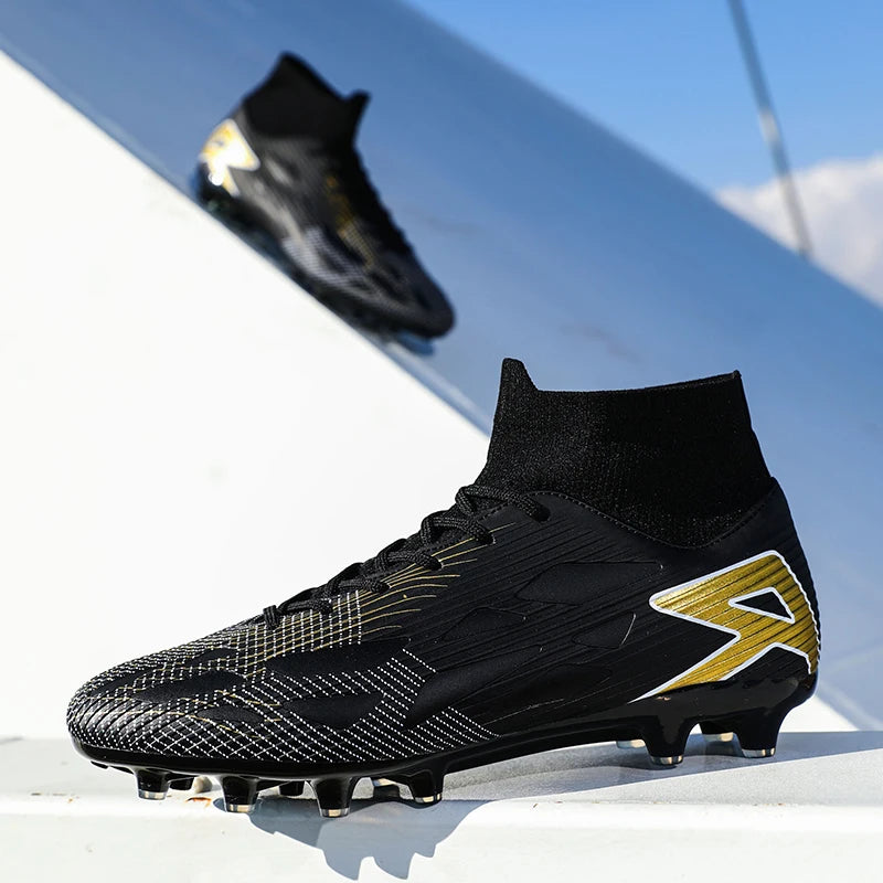 Nouvelles chaussures de football pour hommes, chaussures de football montantes, baskets d'extérieur antidérapantes, crampons de haute qualité pour futsal, intérieur et gazon, meilleures ventes
