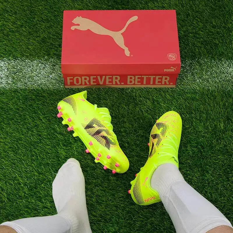 PUMA moški nogometni čevlji z žeblji MG 108376-03 iz sintetičnega usnja s teksturo za boljši nadzor