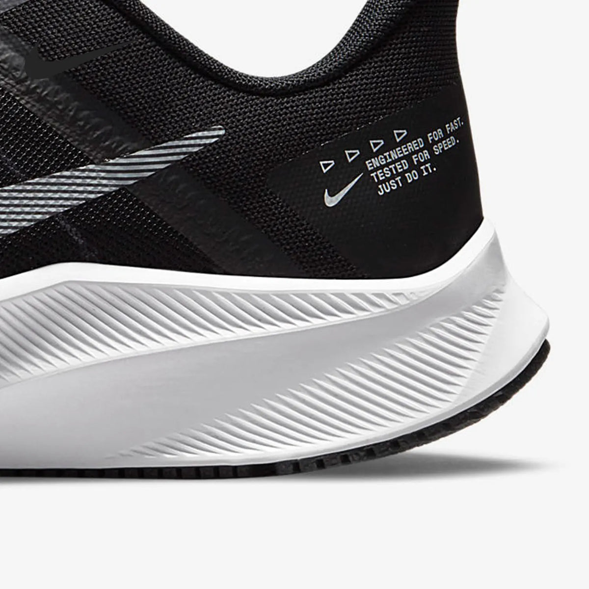 Nike uradni originalni Quest 4 moški in ženski udobni nizki tekaški copati DA1106-006