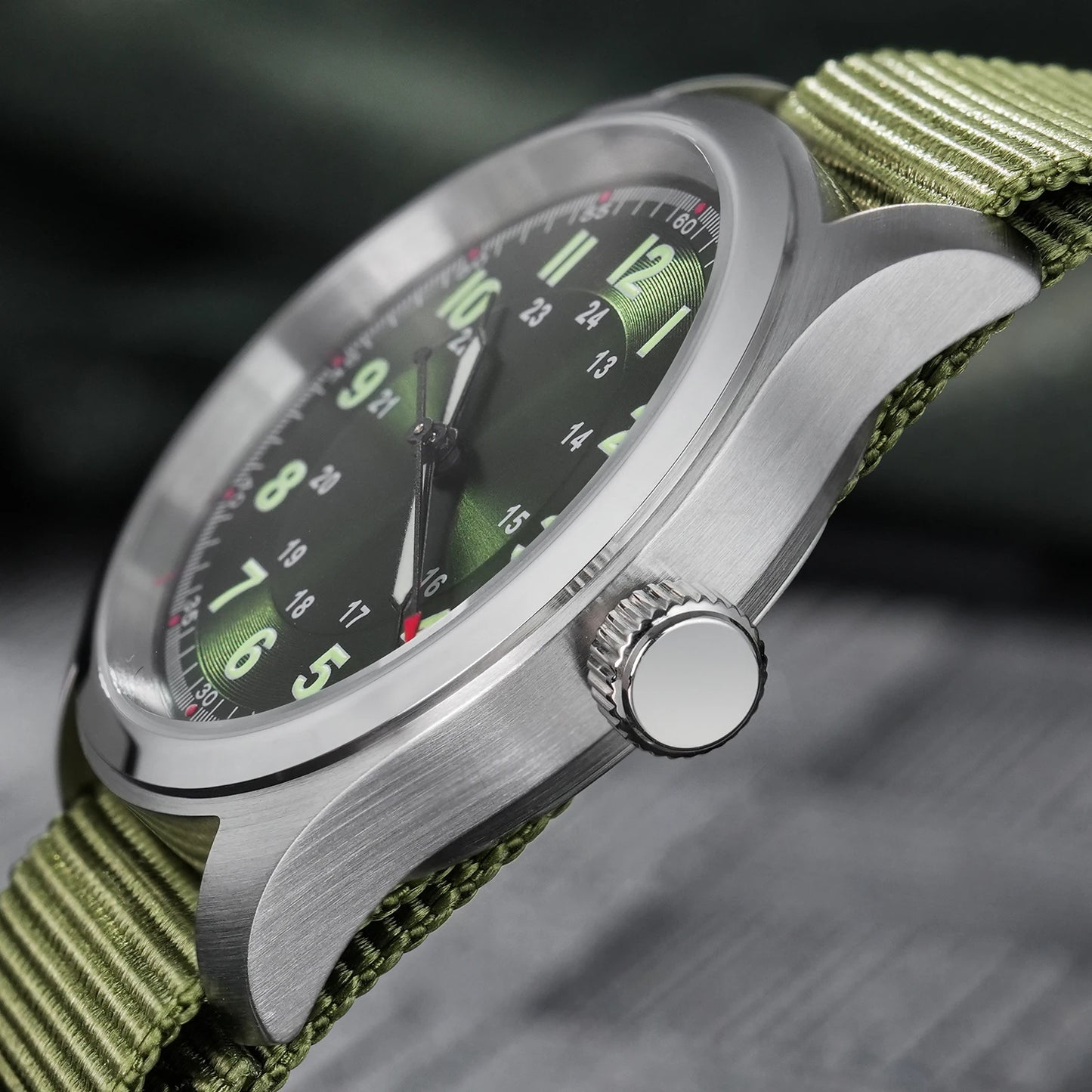 Militado ML08 38mm Quartz Watch VH31 Movement Double Domed Sapphire Crystal Wristwatch Super C3 Green Luminous Vintage Watches