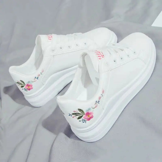 Shoes 2025 Women Running Spring Autumn Fashion White Breathable Embroidered Flower Lace-Up Casual Sneakers Women's Shoes