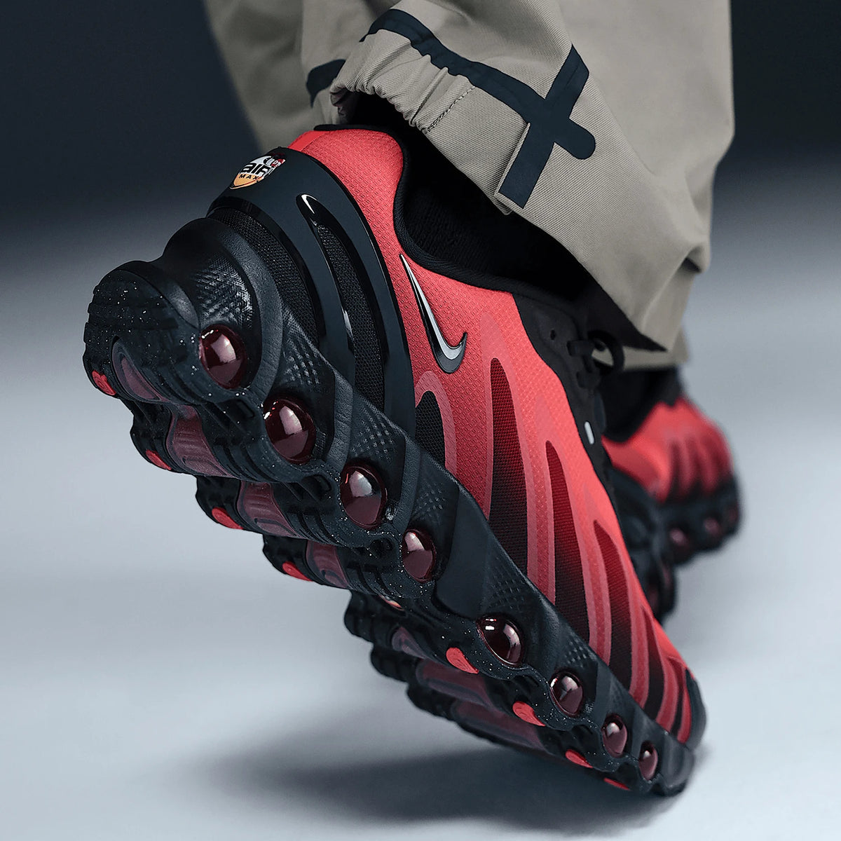 Nike Genuine AIR MAX DN8 moški tekaški čevlji z oblazinjenim podplatom, odporni proti obrabi, nizki FQ7860-008