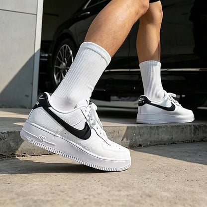 Nike Authentic AF1 Air Force One, baskets basses décontractées pour hommes, chaussures de skate élégantes et confortables pour toutes les occasions CT2302-100