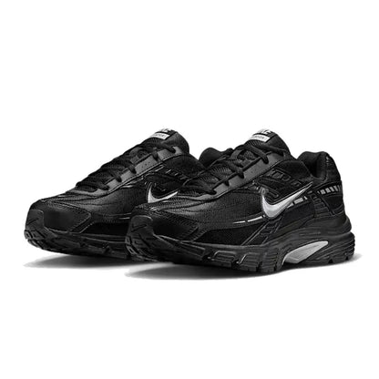 Nike INITIATOR Moška ura – protizdrsna in trpežna, udobna oblazinjenost, klasičen in vsestranski retro stil, moški model IB4595-001