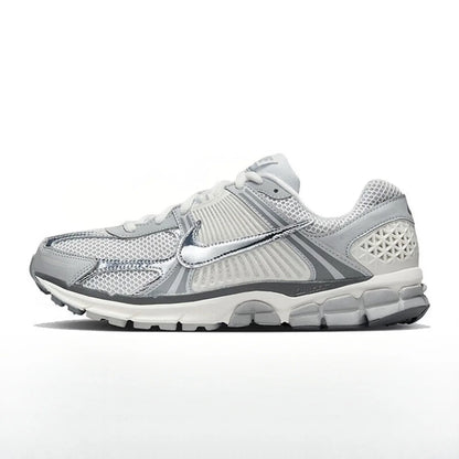 Nike Zoom Vomero 5 Sapatilhas rasas casuais confortáveis, respiráveis, para deslocações e corrida, modelo unissexo FB9149-003