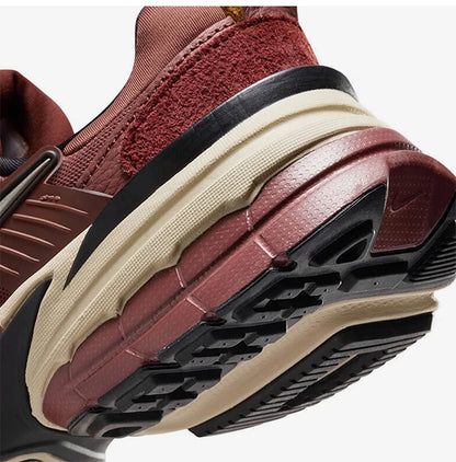 Nike Official Authentic W NIKE V2K RUN Retro-skor för kvinnor, slitstarka ”dad shoes” FN6703-201