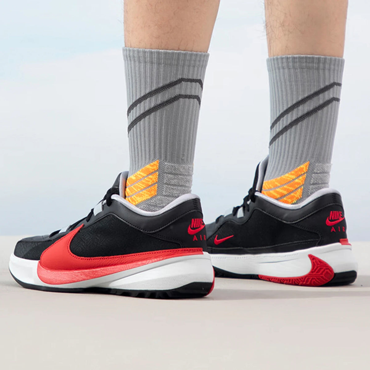 Uradni originalni moški košarkarski trening čevlji Nike Zoom Freak 5 EP DX4996-004