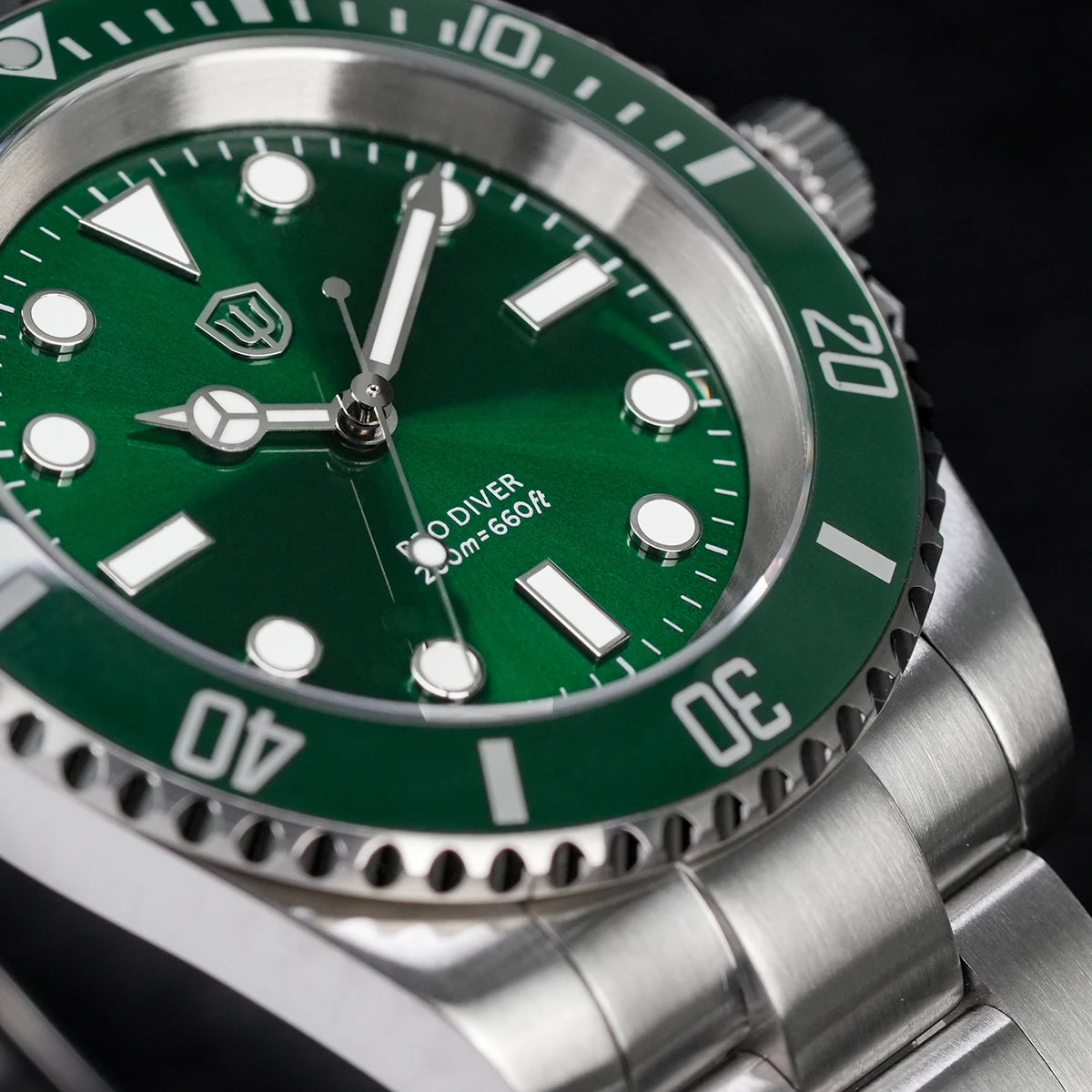 Watchdives WD1680Q V2 Green Dial Quartz Watches VH31 Sweep Second Movement Sapphire 200M Waterproof Stainless Steel Wristwatch