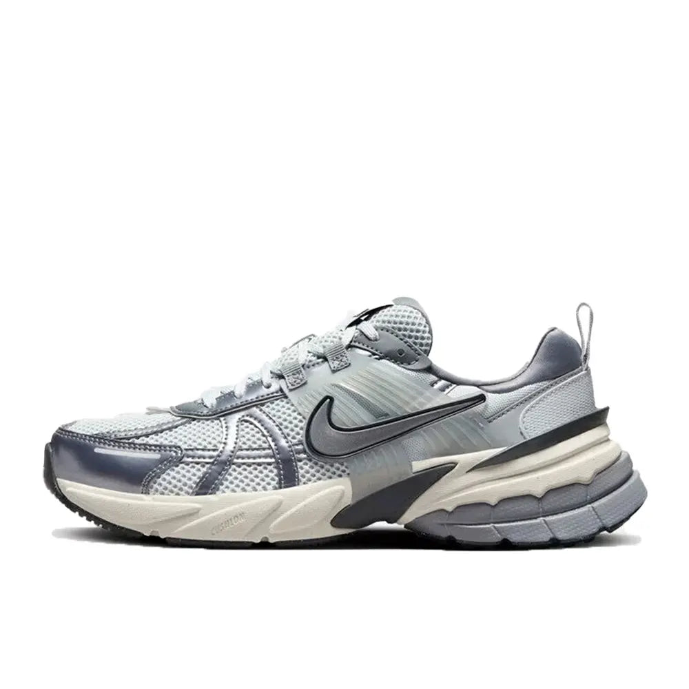 Tekaske copate Nike V2K Run Retro Udobna blaženje in trpežna konstrukcija Unisex vsakdanji casual stil FD0736-003