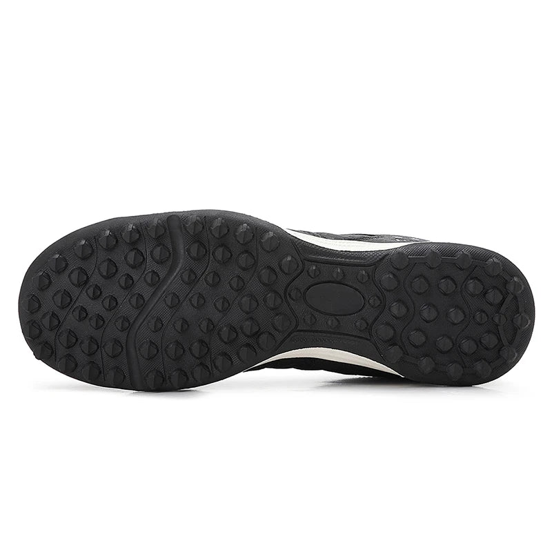 Nouveaux hommes chaussures de Football baskets bottes de Football antidérapant herbe intérieur haute qualité Match lumière Futsal crampons vente chaude en plein air