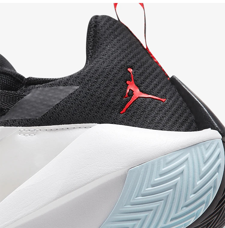 Nike Authentic AJ moški košarkarski copati z vzorcem kamuflaže in grafita ter zračno blazino AQ0394