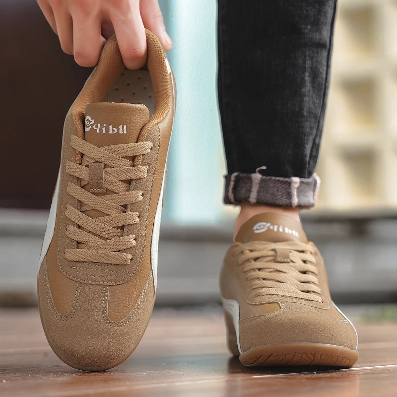 Priljubljeni jesenski lahki modni moški športni čevlji, odporni proti vonju, nizki športni čevlji, mehki retro čevlji za hojo na prostem