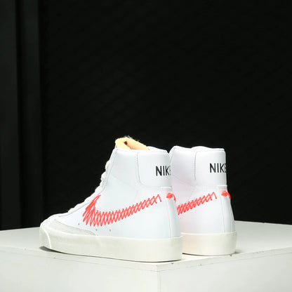 Nike originalni novi moški športni in prosti časni čevlji BLAZER MID'77 VNTG DD8489-161