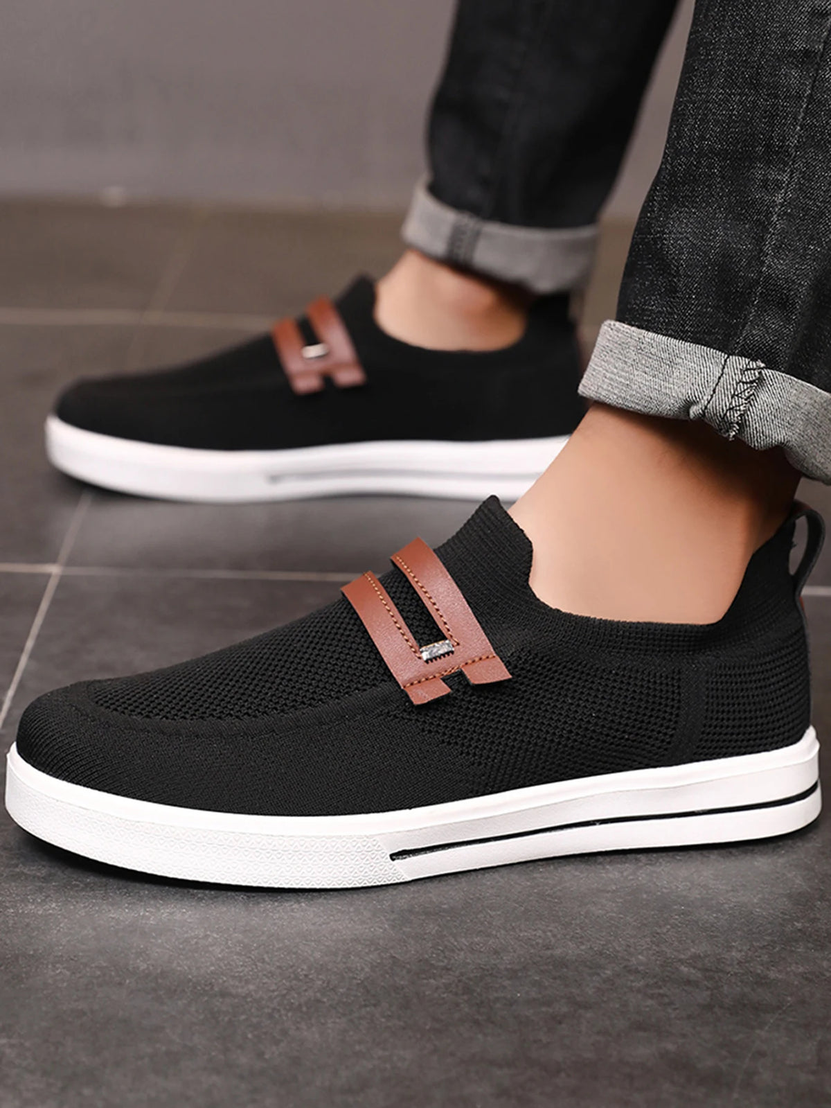 New Men Sports Shoes Mesh Breathable Casual Shoes Outdoor EVA Soft-Soled Walking Shoes Lightweight Comfortable Men Sports Shoes