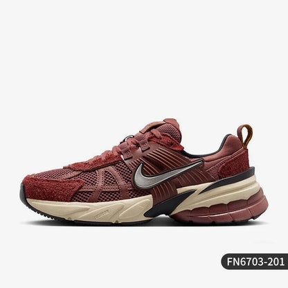 Nike Official Authentic W NIKE V2K RUN Retro-skor för kvinnor, slitstarka ”dad shoes” FN6703-201