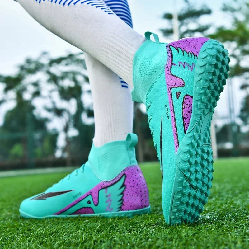 Nouvelles chaussures de football pour hommes, chaussures de sport d'extérieur, ultra-légères, de haute qualité, à cheville haute, chaussures de football en salle antidérapantes, futsal antidérapant.