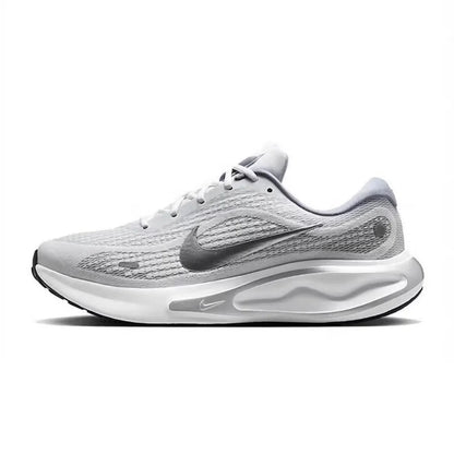 Tekaske copate Nike Journey Run Udobna blaženje, protizdrsne in trpežne Idealne za vsakodnevni trening IM3374-001