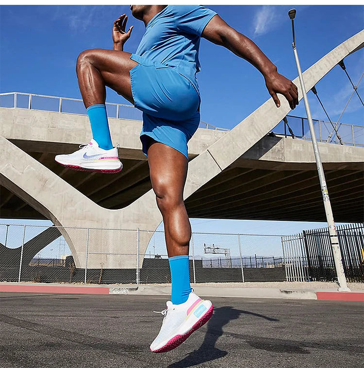 Nike originalni moški tekaški čevlji Invincible 3 ZoomX za tek po cesti DR2615-105