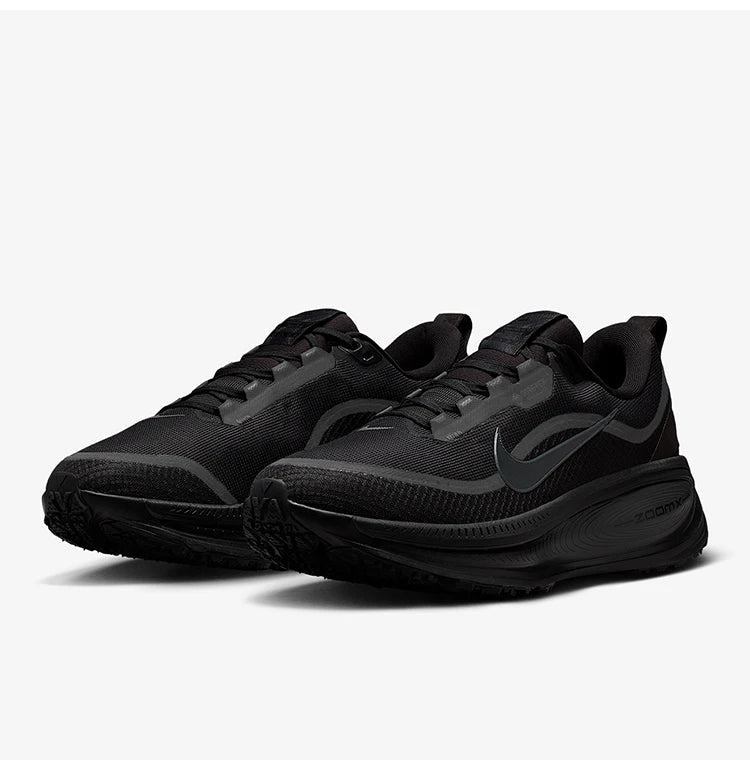 Nike Originals Vomero 18 slitstarka låga löparskor för herr HQ7001-001